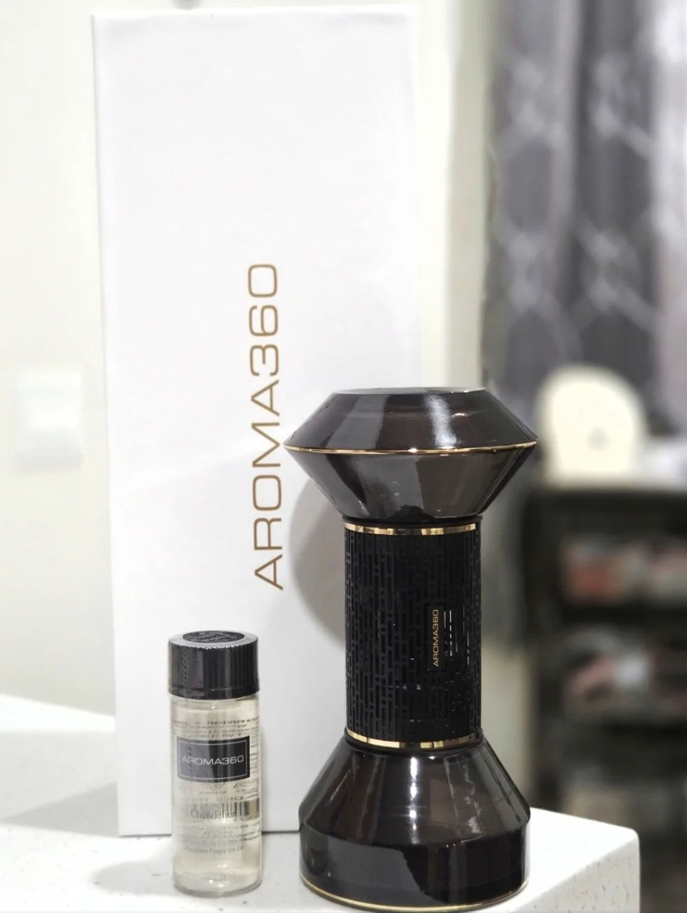 Paris Collection Black & Gold Hourglass Diffuser Set Plus OIL
